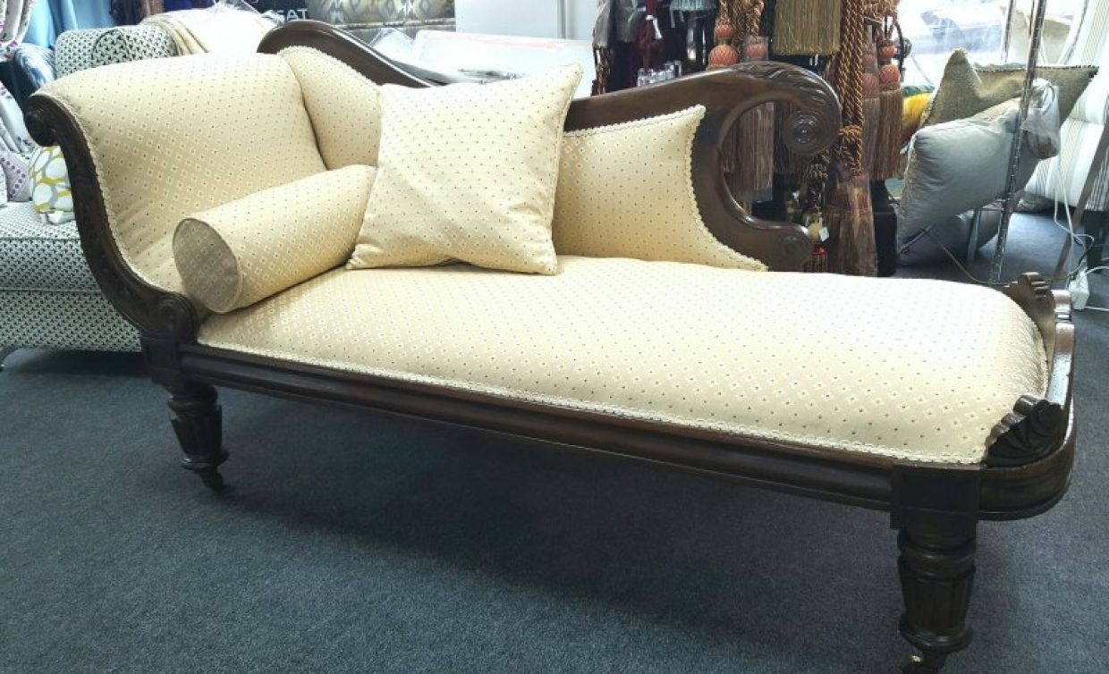 Antique Chaise Long - After